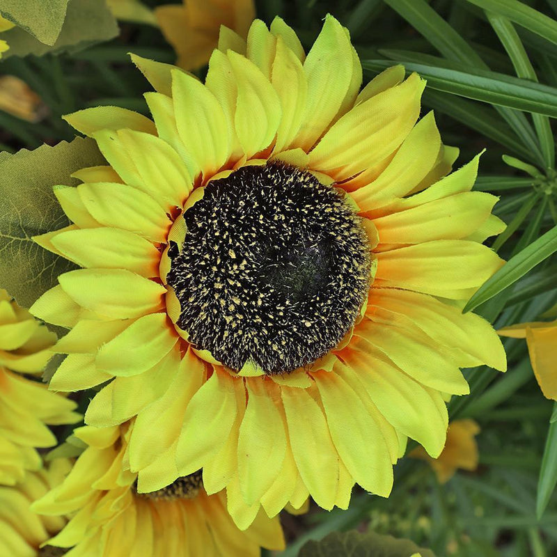 LED Solar Sunflower Shape Light Ground Plug-in Iron Lamp Path Decor (B)