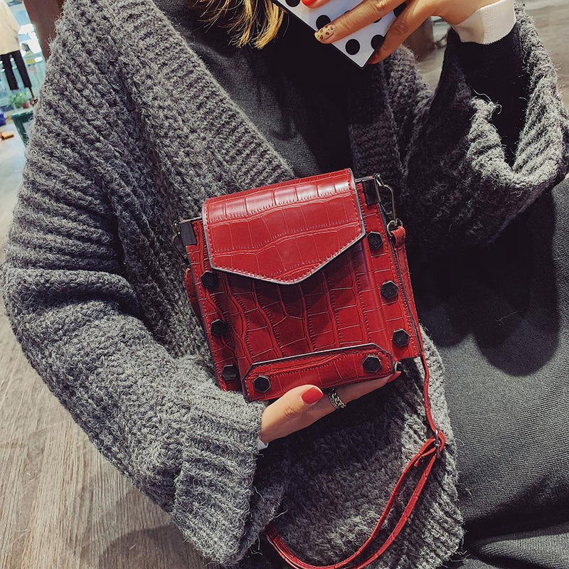 Rivet Stone Pattern Handbags Women Messenger Leather Shoulder Bag (Red)