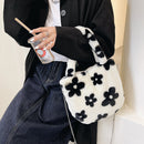 Fashion Women Flower Print Plush Shoulder Bag Winter Chain Handbags (White)