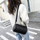 Cotton Padded Lattice Quilted Handbag Zipper Cylindrical Bucket Bag (Black)