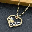 Women Pendant Necklace Bee Chain Hollow Honeycomb Classic CA Honeybee Heart E5Y4