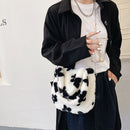 Fashion Women Flower Print Plush Shoulder Bag Winter Chain Handbags (White)