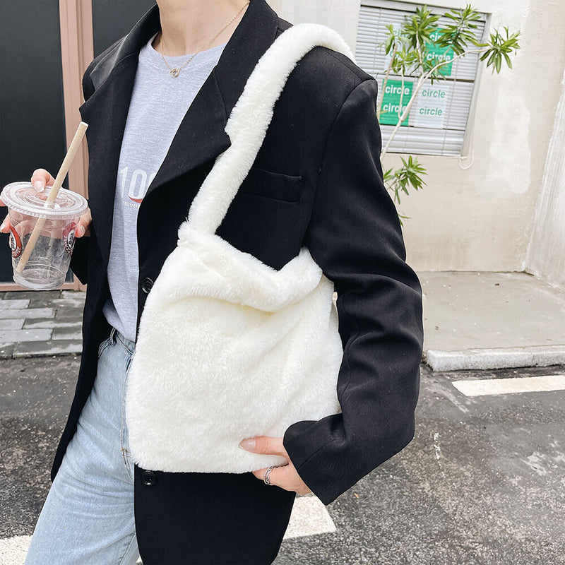Women Soft Warm Plush Handbags Fluffy Underarm Bags Retro Evening Handbags