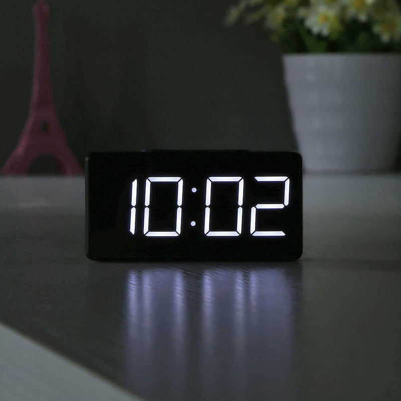 LED Digital Alarm Clock with USB Port Snooze Table Electronic Clock (Black)
