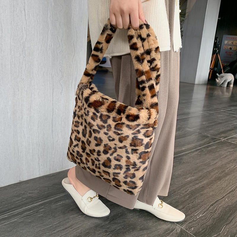 Leopard Crossbody Handbag Women Plush Retro Shoulder Messenger Bag (Brown)