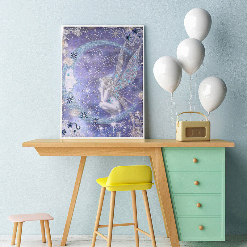Diamond Painted 5D DIY Girl Moon Shaped Diamond YX3886