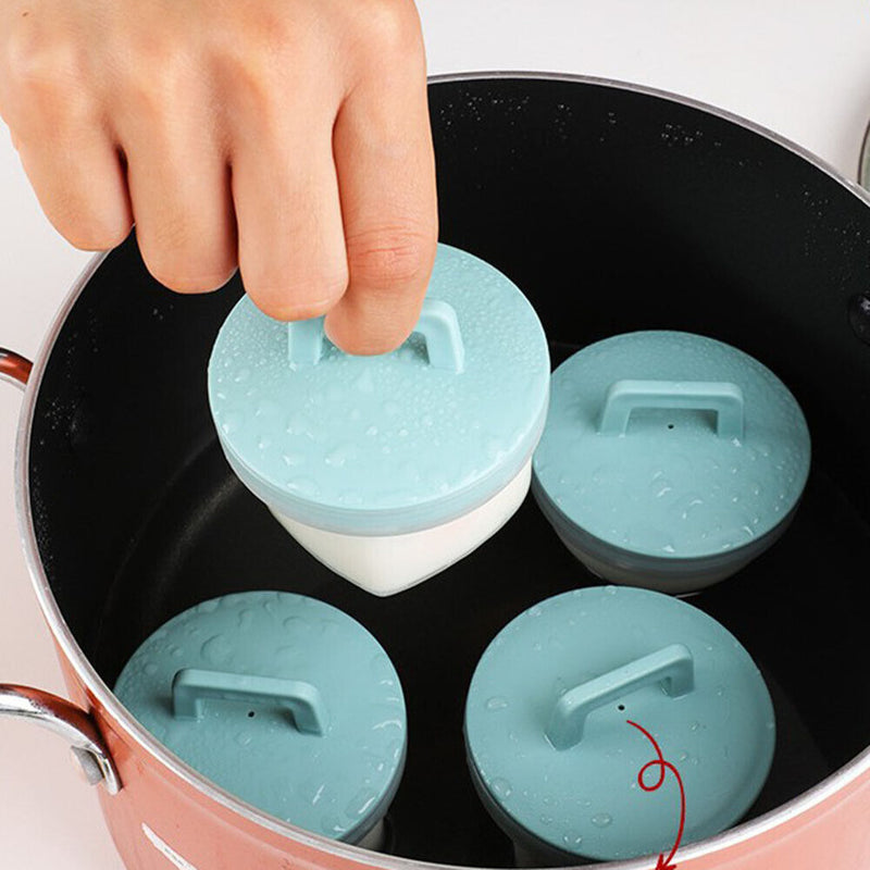 4pcs Cute Egg Boiler Cooker Plastic Egg Poacher Mold Set with Brush (Green)