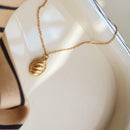 Minimalist Cute Ladies Small Oval Shape Croissant Pendants Necklace 2022 bes5