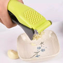 Handheld Home Kitchen Tool Garlic Press Crusher Squeezer Masher.