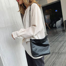 Women Fashion Rivet Shoulder Bag Leather Retro Messenger Bags Ladies Large Purse