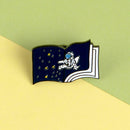 Creative Astronaut Brooch Universe in Book Badge Jacket Backpack Pins Decor A