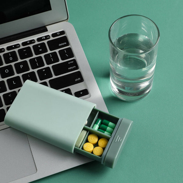 Weekly Travel Pill Tablet Box Holder Drug Storage Dispenser Case (Green)