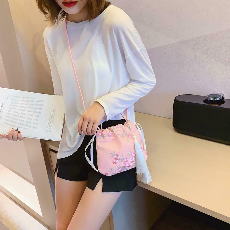 Flower Decor Drawstring Shoulder Bags Women Crossbody Tassel Bag (Pink)