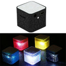 External Sound 120Mah Mini USB 4h MP3 Player 32x30x30mm Colorful Light 3.5m