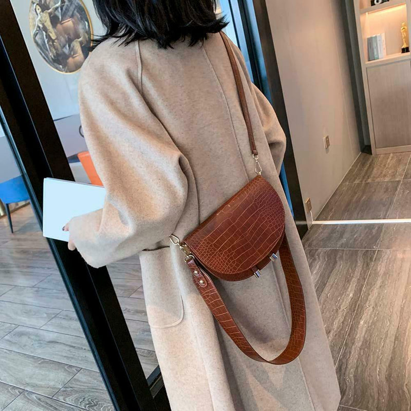 Retro Crossbody Handbag Women Semicircle Leather Shoulder Bag (Light Brown)