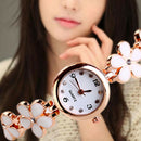 Girls Chic Fashion Flower Rose Golden Bracelet Wrist Watch White A