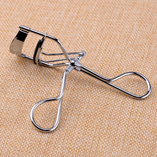 Cosmetic Accessory Eyelash Curler with Two Refill Replace Pad