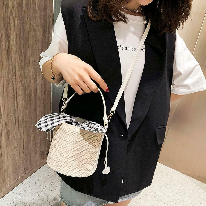 Straw Woven Shoulder Messenger Handbags Women Crossbody Bucket Bags (Beige)