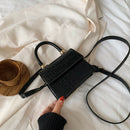 Alligator Pattern Leather Crossbody Handbag Women  Shoulder Totes (Black)