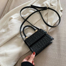Alligator Pattern Leather Crossbody Handbag Women  Shoulder Totes (Black)