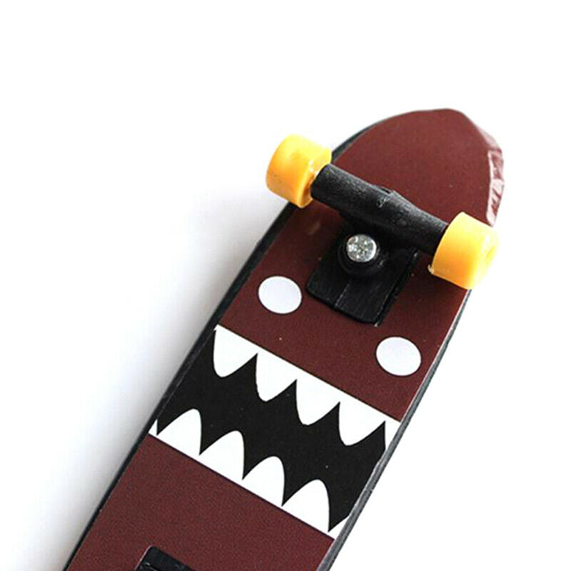Plastic Mini Skate Finger Skateboarding Fingerboard Novelty Toys For Boys Gi Ew