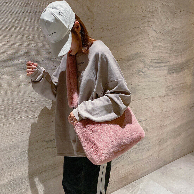 Women Plush Messenger Bag Big Capacity Fluffy Shoulder Handbags (Pink)