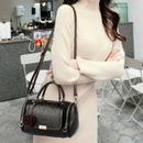 Fashion Women Shoulder Bag with Flower Pendant Ladies Totes Party Purse Bos