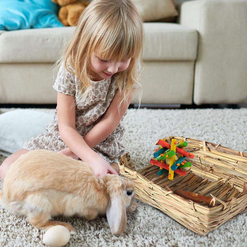 Portable Grass Bed - Hand-Made With Natural Grass Provides Paws Protection  S2M6