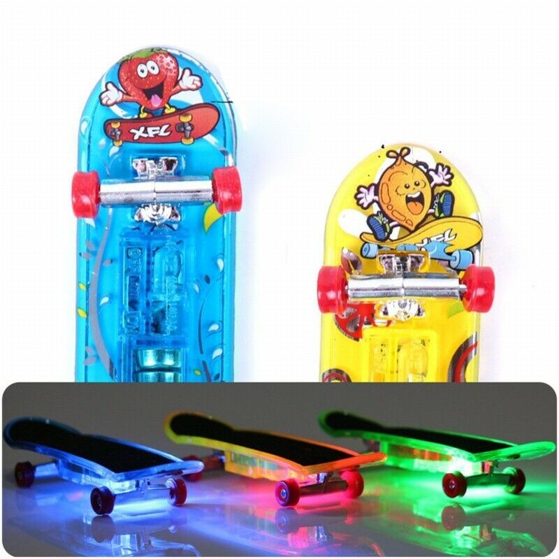 2 x Mini Skateboard Toys Finger Board Tech Deck Boy Kids Children Gifts E3Y4