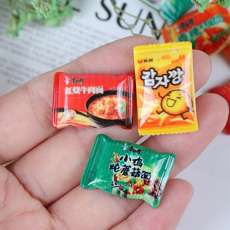 10pcs Simulation Instant noodles Pretend Food Toys DIY Accessor OZ