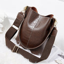 Crocodile PU Leather Women Shoulder Bag Messenger Bucket Handbag (Coffee)