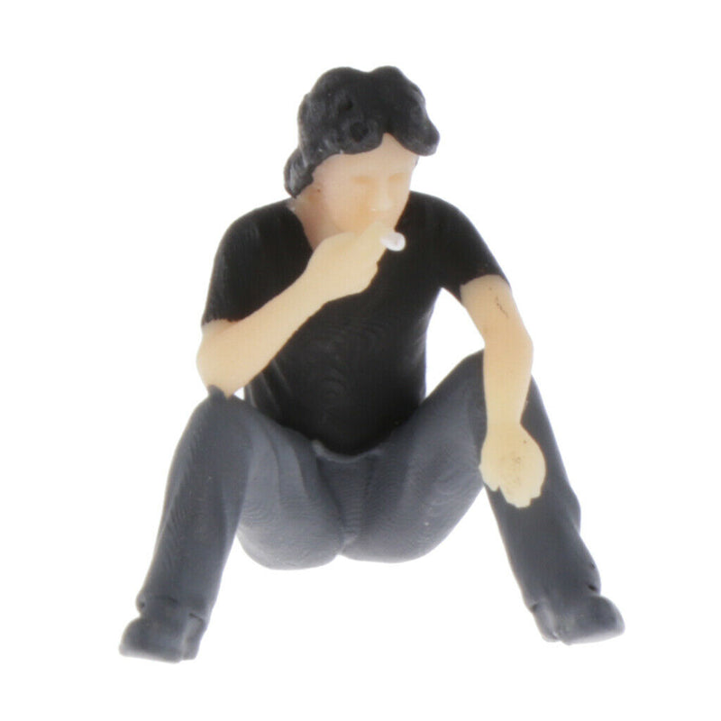 1:64 Figures Diorama Repair Factory Middle-aged Uncle Sitting and smoking