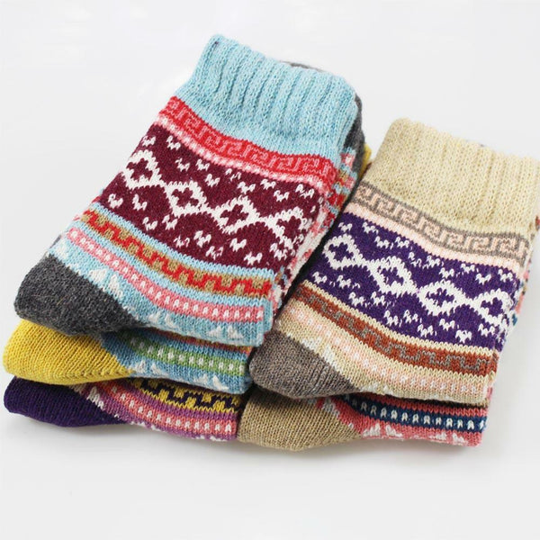1 Pair Womens Thicken Warm Socks Boho Winter Mid High Retro Socks Random Color