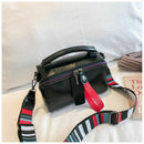 Korean Version Of the Fashion Wild Messenger Bag Mini Retro Handbag Shoulde