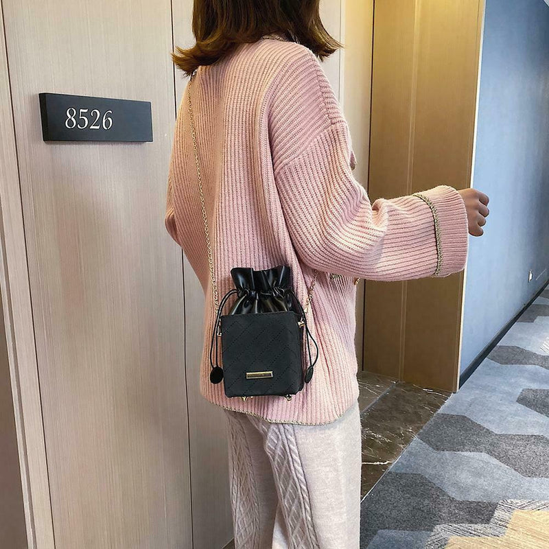 Elegant Leather Messenger Bag Women Shoulder Drawstring Handbag (Black)