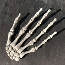 2pcs/1Pair Plastic Skeleton Hands Haunted House for Halloween Props Decoratio Gw