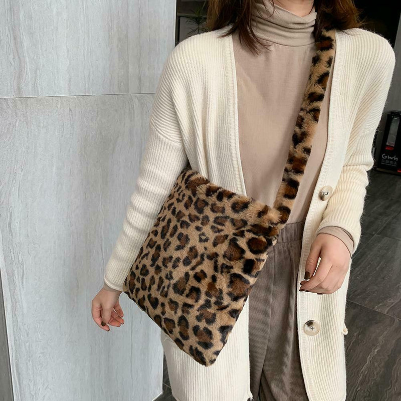 Leopard Crossbody Handbag Women Plush Retro Shoulder Messenger Bag (Brown)
