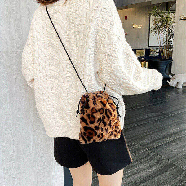 Women Plush Shoulder Crossbody Bag Mini Drawstring Clutch (Leopard Printed)