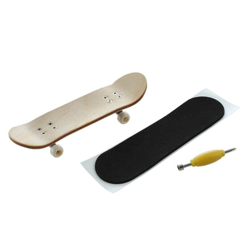 HT00640 Fingerboard Finger Skate Board + Screwdriver Random Pattern M9F3