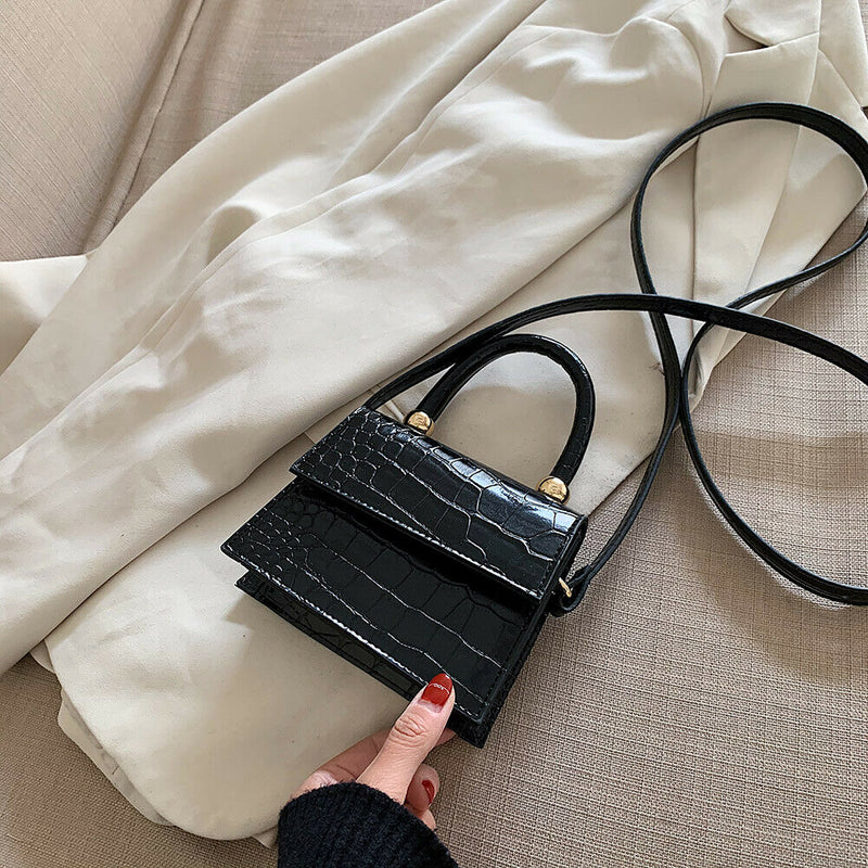 Alligator Pattern Leather Crossbody Handbag Women  Shoulder Totes (Black)