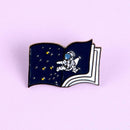 Creative Astronaut Brooch Universe in Book Badge Jacket Backpack Pins Decor A