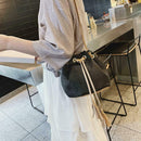 Straw Tassel Bucket Sling Shoulder Bags Women Messenger Handbags (Black)