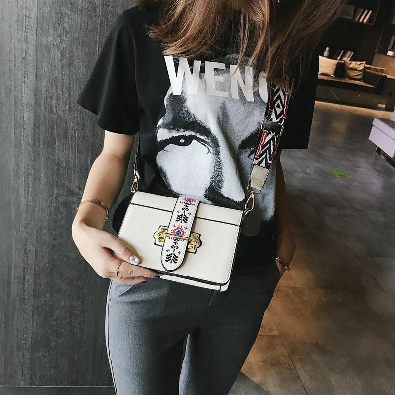Mini Small Square Pack Shoulder Bag Crossbody Package Clutch Women Designer V3F3
