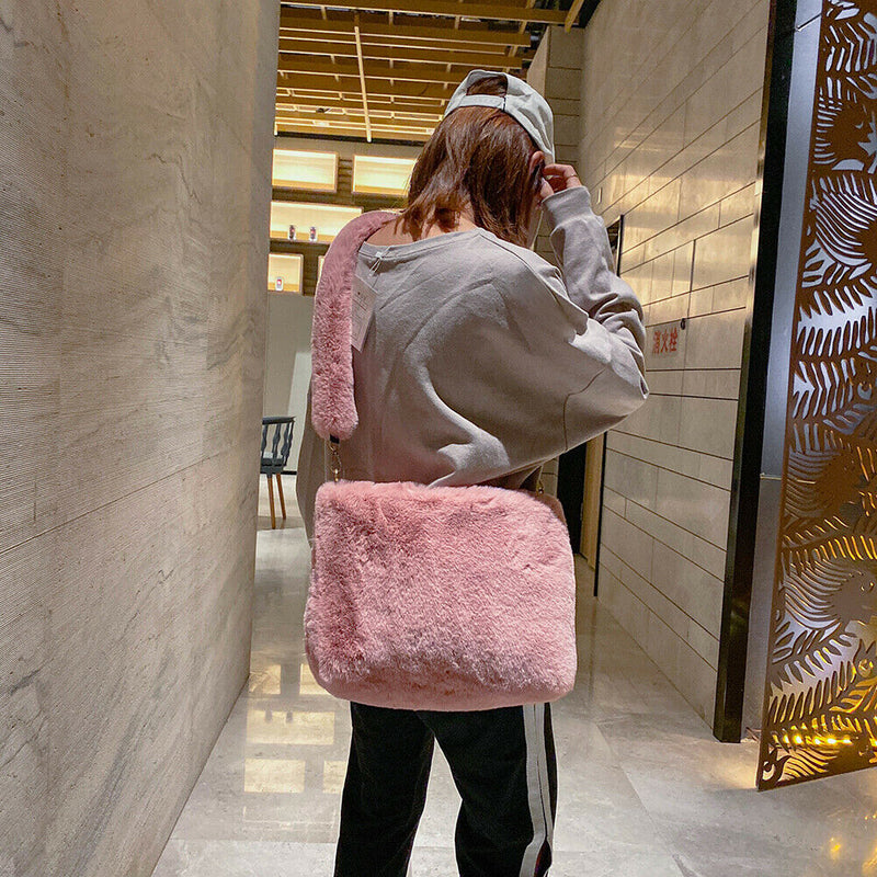 Women Plush Messenger Bag Big Capacity Fluffy Shoulder Handbags (Pink)