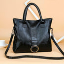 Women Large Capacity Shoulder Bags Leather Retro Messenger Handbag (Black)