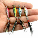 4 x Mini Hard Metal Fishing Lures Small Minnow Lure Bass Crank Bait Tackle Hooks
