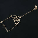 Gothic Punk Golden Alloy Harness Bracelet Cuff Chain w / Ring V9J2
