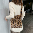 Leopard Crossbody Handbag Women Plush Retro Shoulder Messenger Bag (Brown)