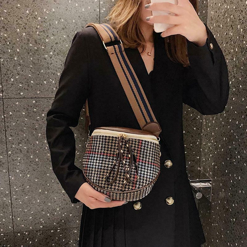 Fashion Woolen Messenger Bag Women Semicircle Wide Zip Shoulder Bags (Red)
