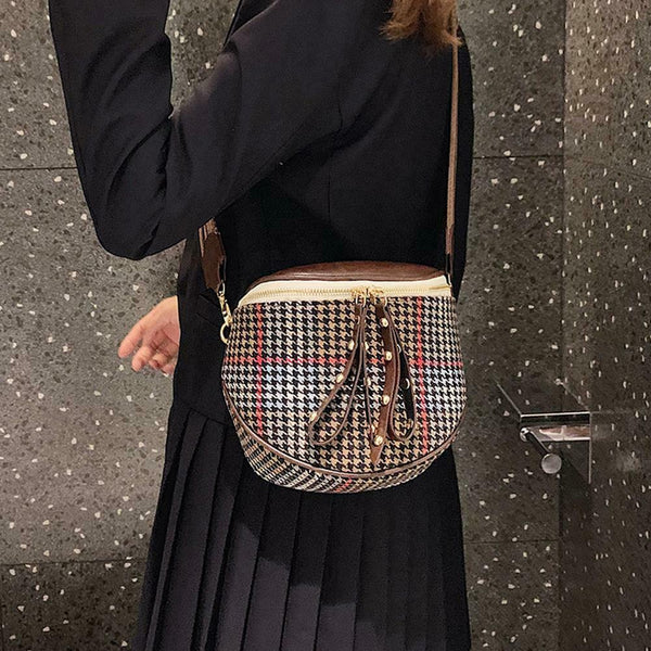 Fashion Woolen Messenger Bag Women Semicircle Wide Zip Shoulder Bags (Red)